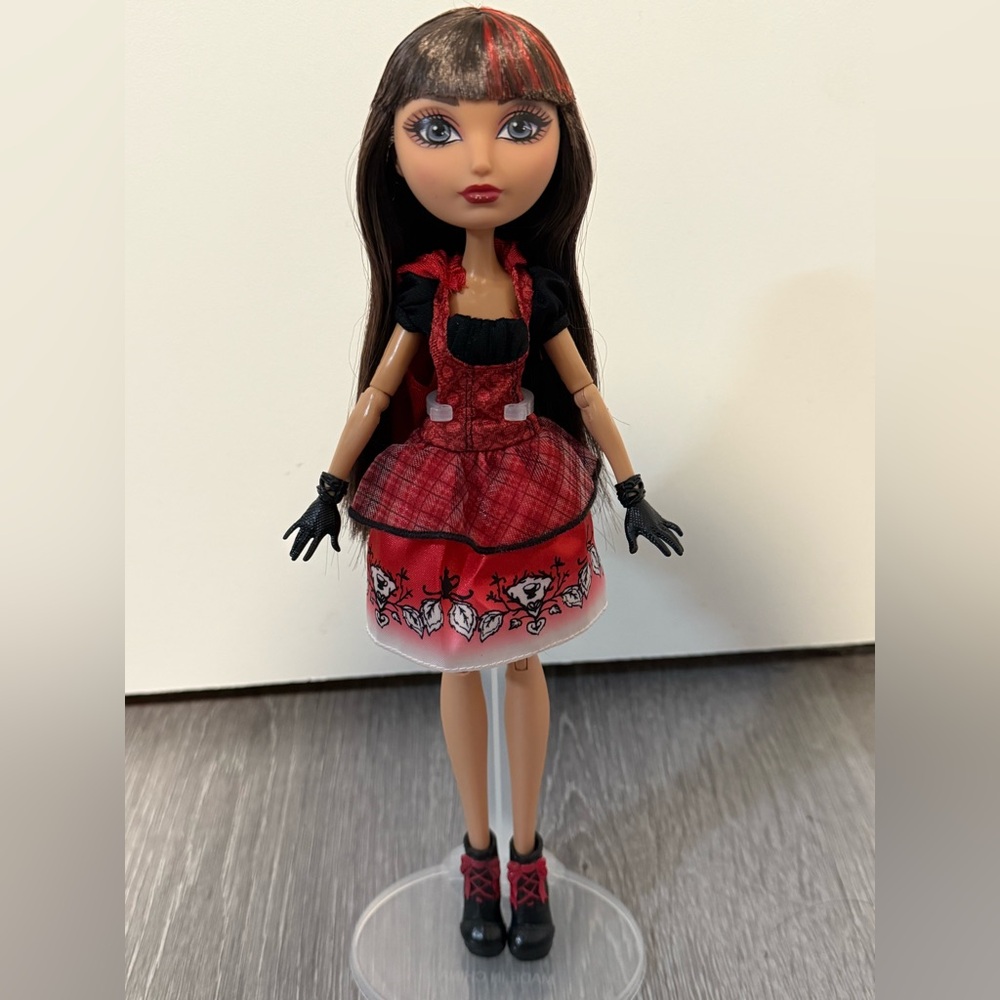 Ever After High Cerise Hood Hat Tastic Tea Party Doll
